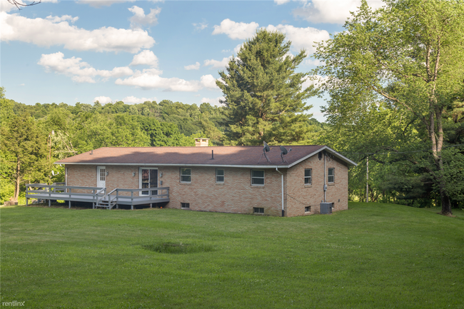 Photo - 4 br, 2.5 bath House - 792 State Route 95