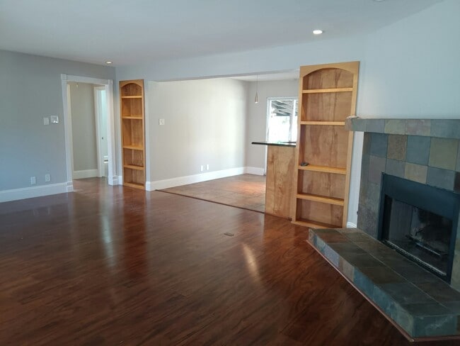 Photo - 1313 Casa Vale Dr