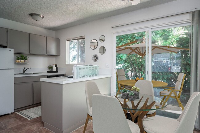 Meadowview East | Dining Room Mode;