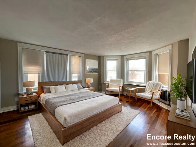 31 Stearns Rd Unit 3A