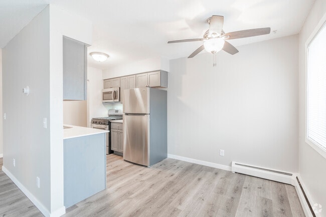 Douglas Drive Terrace - Dining 1BR, 1BA - 750SF - Dining