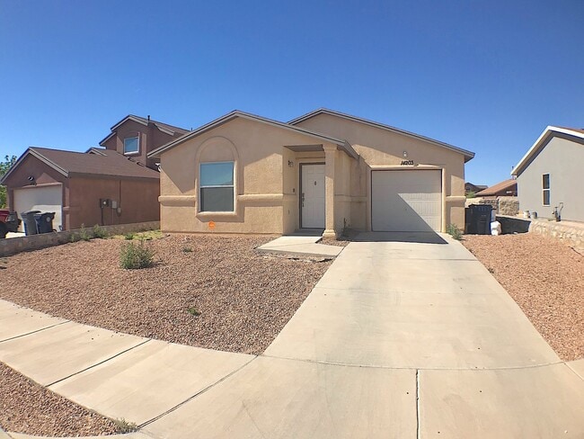 Building Photo - East El Paso 3 bed Refrig A/C Rental