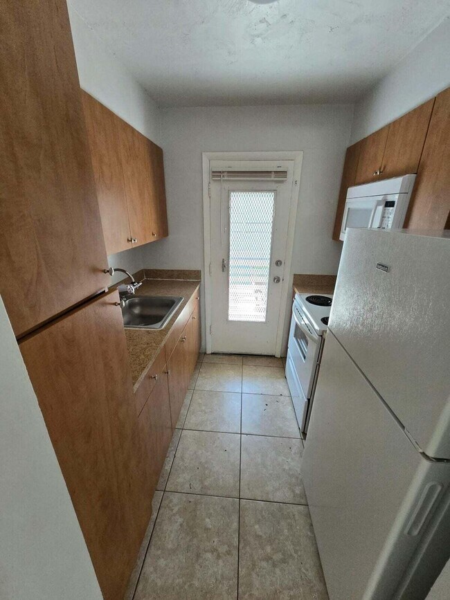 Photo - 2151 NE 168th St Unidad 3