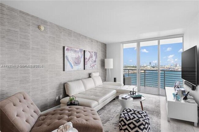 Building Photo - 335 S Biscayne Blvd Unit 335 S Biscayne # 2309