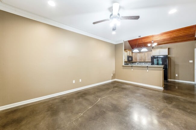 Photo - 3 Bedroom Townhouse in Broussard