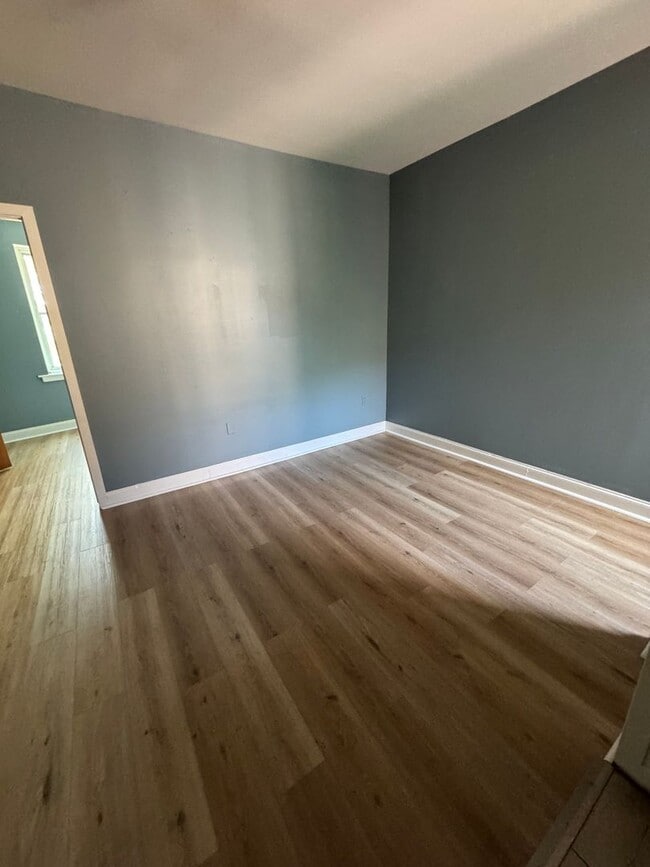 Photo - 4716 Woodland Ave Unit 3F