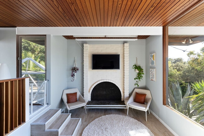 Building Photo - 1548 W Via Rancho Pkwy Rental