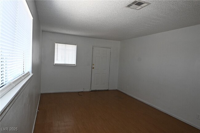 Building Photo - 2301 Stewart Ave Unit D