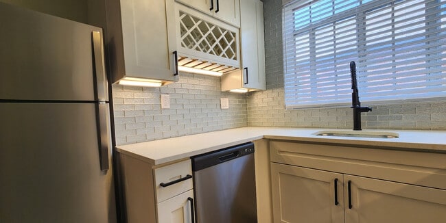 Photo - 6226 Nottingham Ave Unit 1