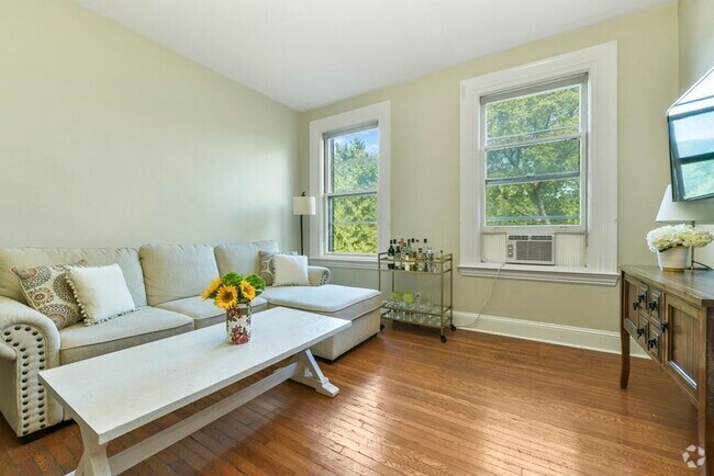 Building Photo - 1060 Beacon St Unit 12 Rental