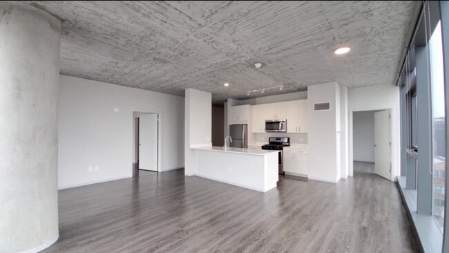 Building Photo - 743 S Clark St Unit 920