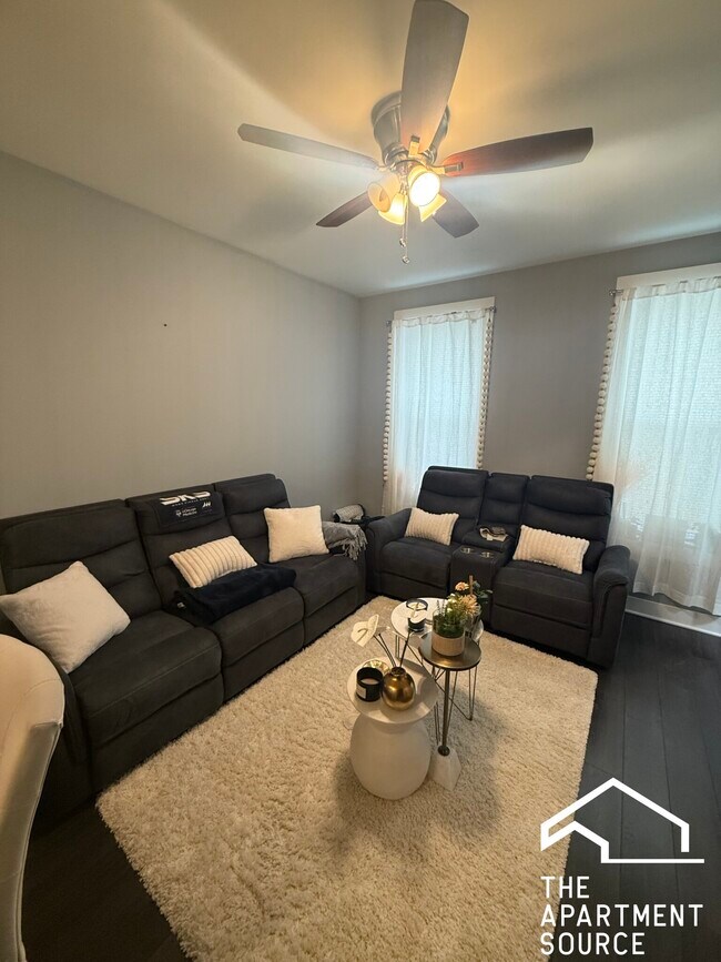 Photo - 1433 N Cleaver St Unit 1F