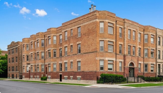 Building Photo - 4613 N Ashland Ave Unit 2