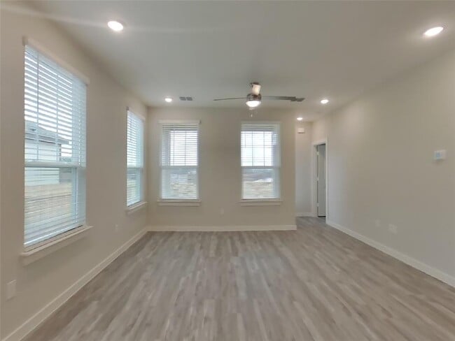 Photo - 1605 Mexican Heather Dr