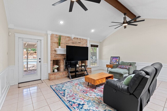 Photo - 908 Green Meadow Dr Unidad SI ID1492687P