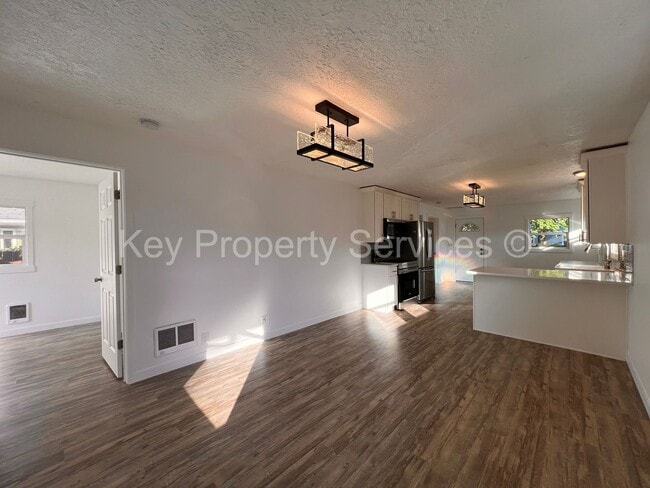 Photo - Renovated Longview Cottage with Huge Yard!