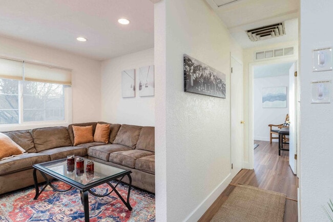 Photo - 1523 Woodland Ave Unit SI ID1597582P