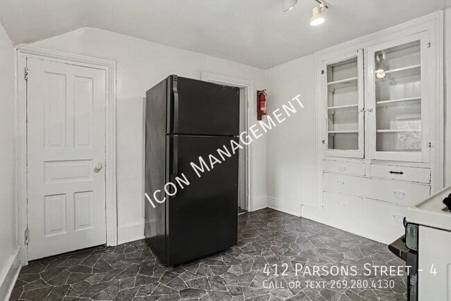 Photo - 412 Parsons St Unit 4