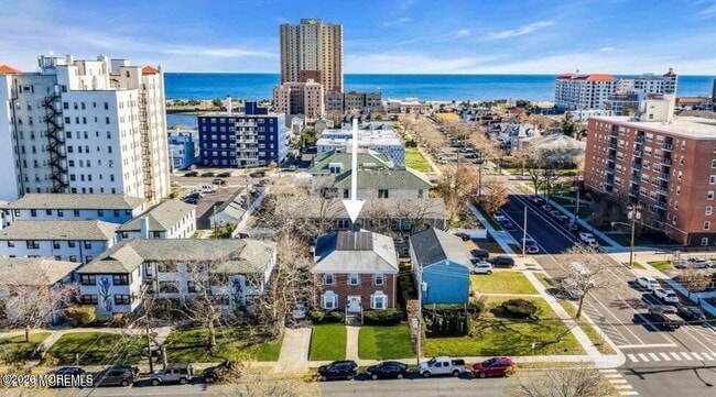 Building Photo - 1702 Grand Ave Unit 1