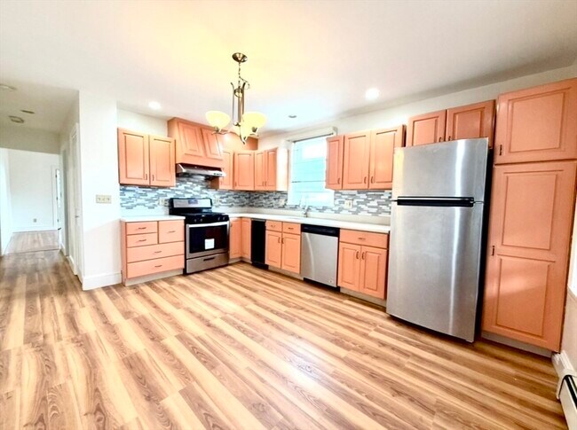 Photo - 1129 Saratoga St