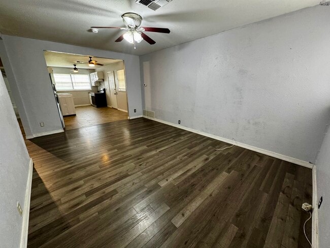 Photo - 1504 Red Fox Rd