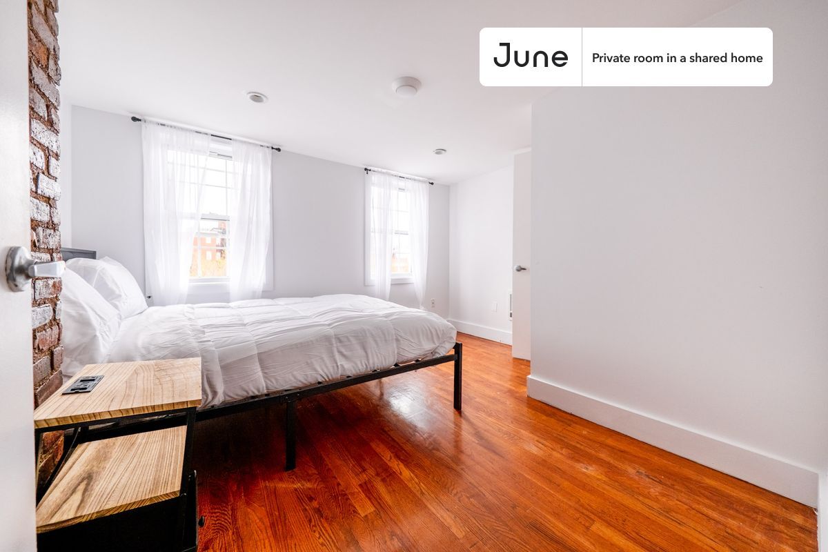 Private bedroom in 3 bed/1 bath Home - Private bedroom in 3 bed/1 bath Home