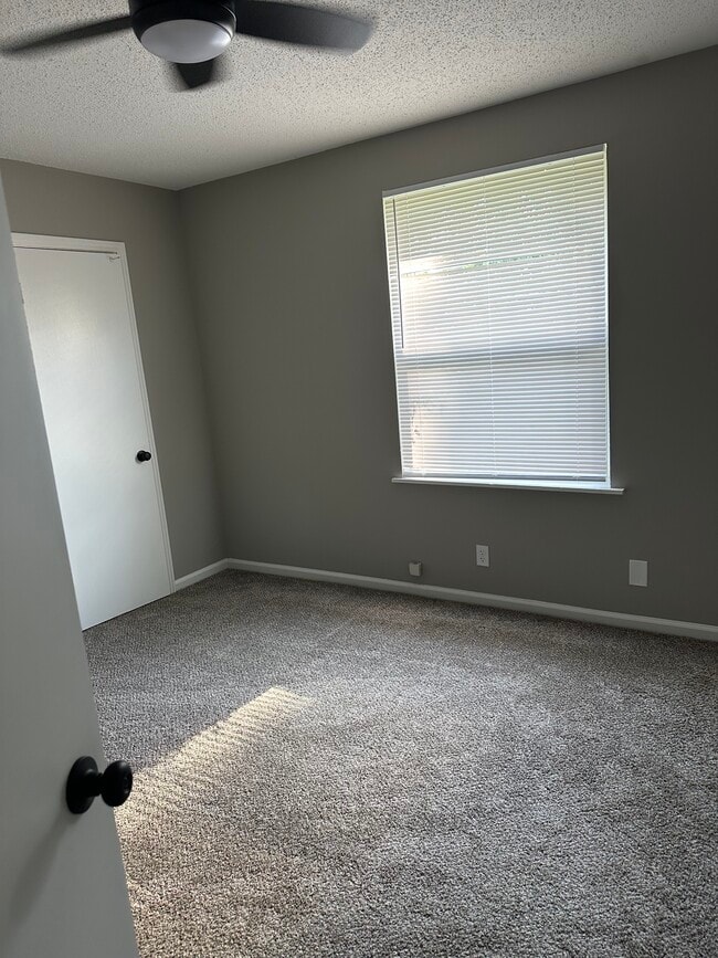 Bedroom - 1044 Pembroke Oak Grove Rd Unit 32