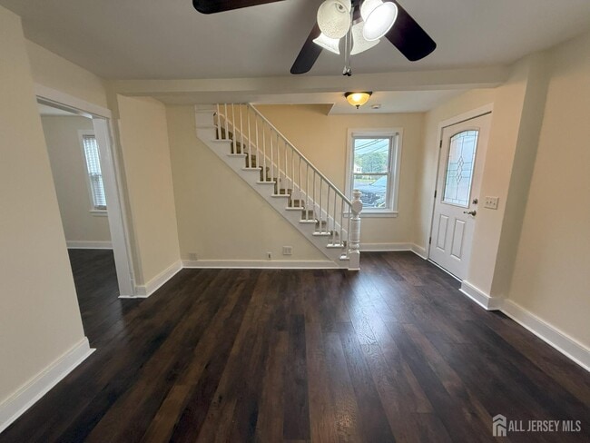 Photo - 861 Georges Rd
