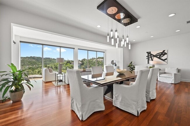 Photo - 405 Barrett Ln