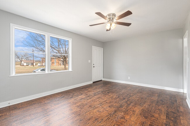 Photo - 701 9th Ave S