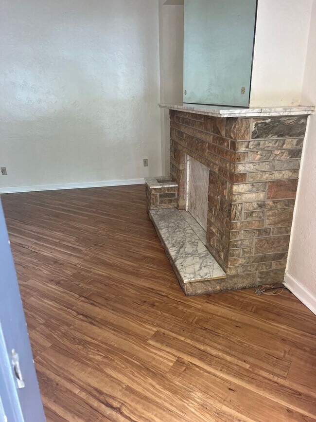 Photo - 2206 Sarah St