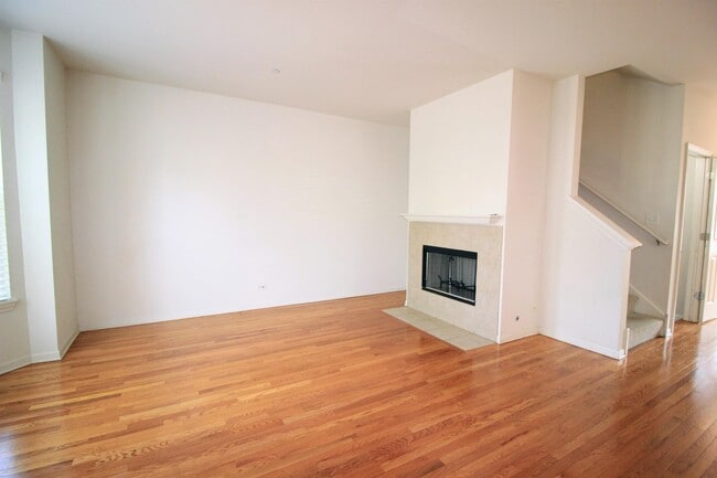 Photo - 365 Bradbury Ln