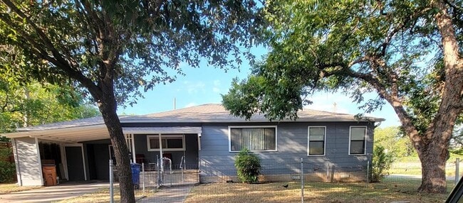 Photo - 1028 Ellingson Ln