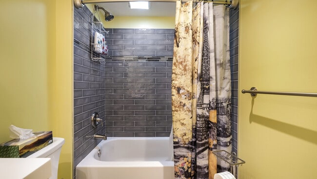 Photo - 321 E Jefferson St