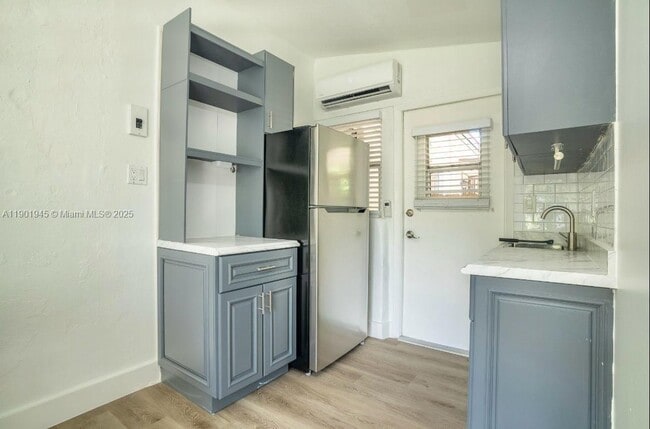 Photo - 2121 SW 13th Ave Unit Studio