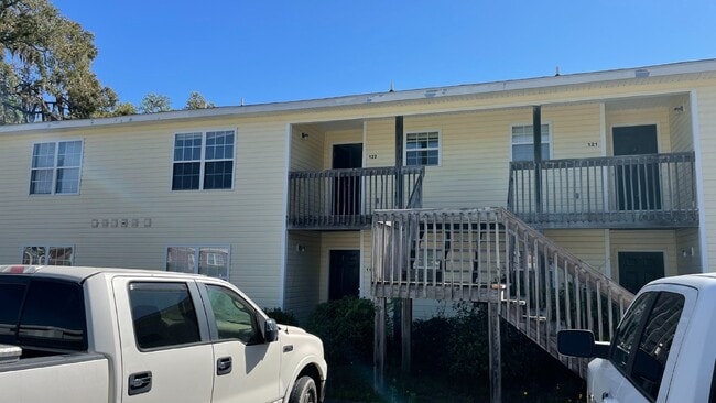 101 Hall St