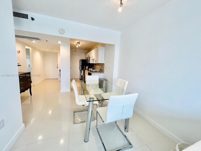 Photo - 100 Lincoln Rd Unidad 1406