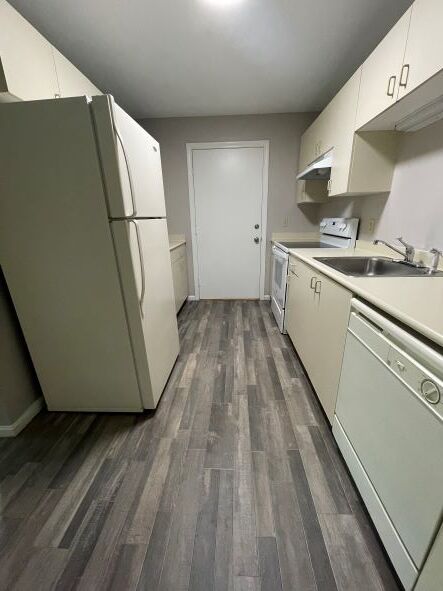 Photo - Four Winds Apartments