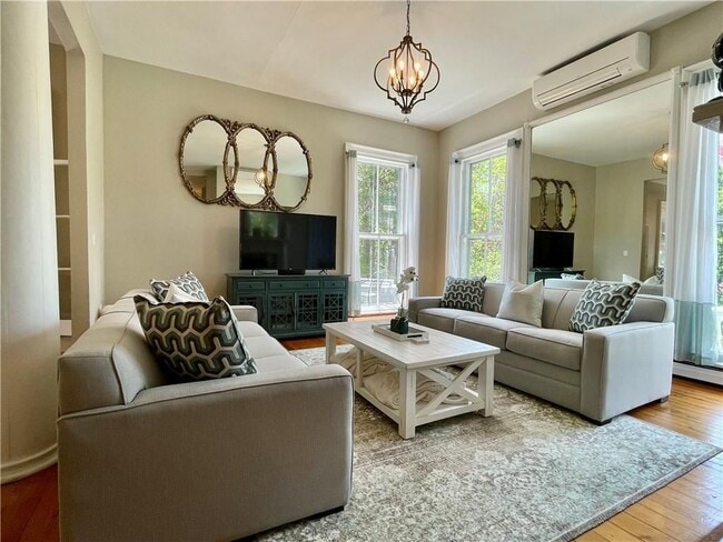 Photo - 541 Bellevue Ave