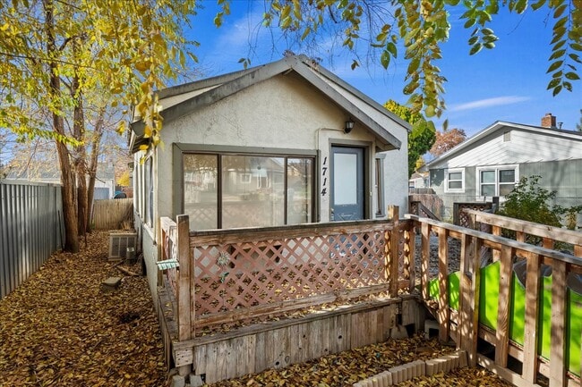 Photo - 1714 Main St