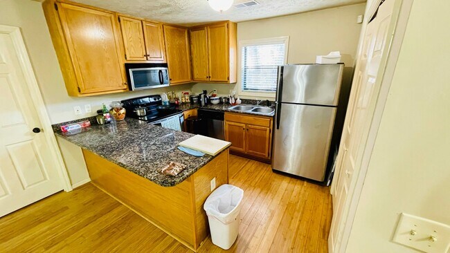 Photo - 449 N Donahue Dr