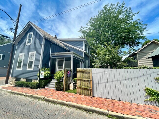 Building Photo - 196 E Columbus St