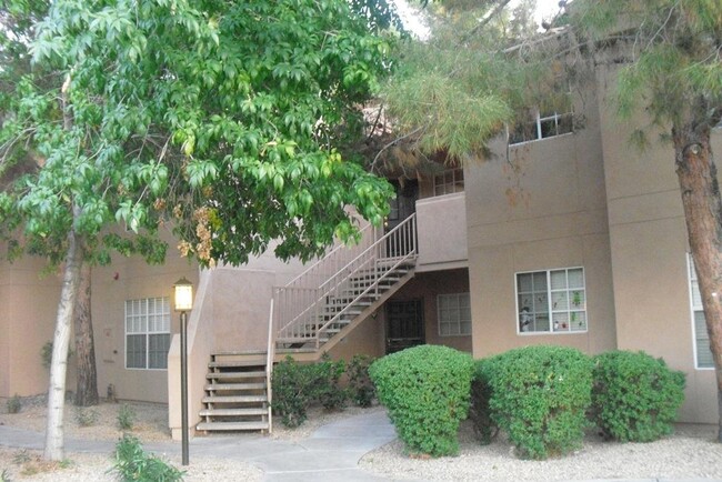 Building Photo - 2 bedroom in Scottsdale AZ 85268 Unit 2049