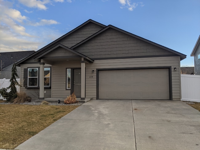 Beautiful 3 BR, 2 BTH in Rathdrum - Beautiful 3 BR, 2 BTH in Rathdrum Apartment