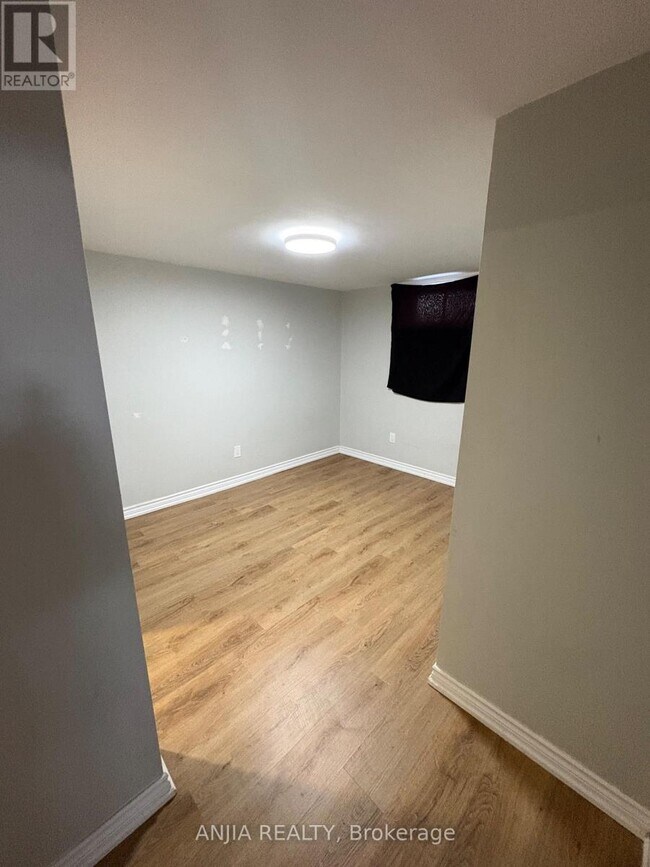 Photo - 473 Gibbons St