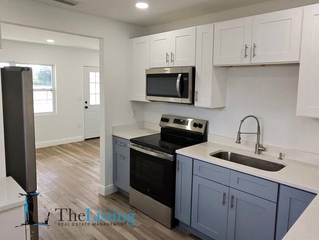 Photo - 804 SE 5th St