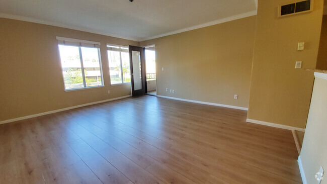 Building Photo - 8889 Caminito Plaza Centro Unit 7208 Rental