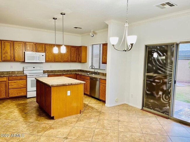 Photo - 1704 S Falcon Dr