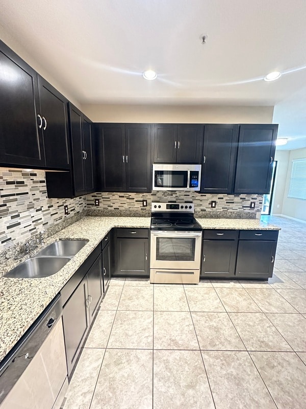 Photo - 2412 Seven Oaks Dr