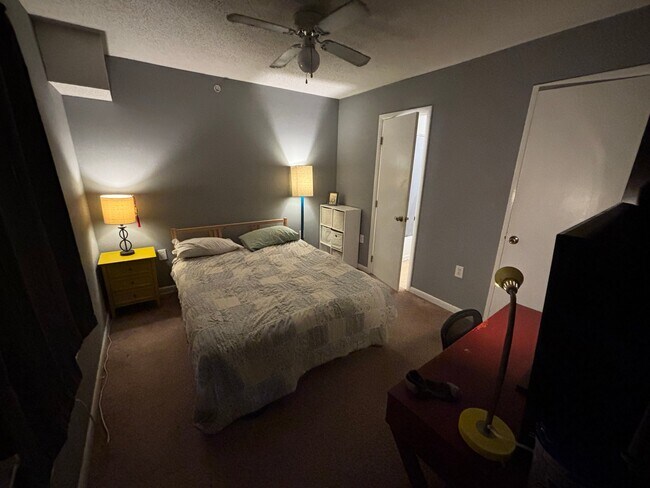 Photo - 1410 Collegiate Cir